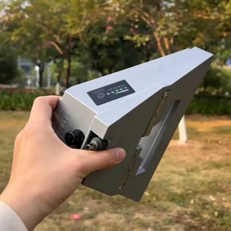 Pacco batteria a clip da 200Wh per uso esterno Starlink Mini
